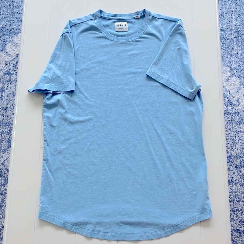 Cuts Curve-Hem Tee